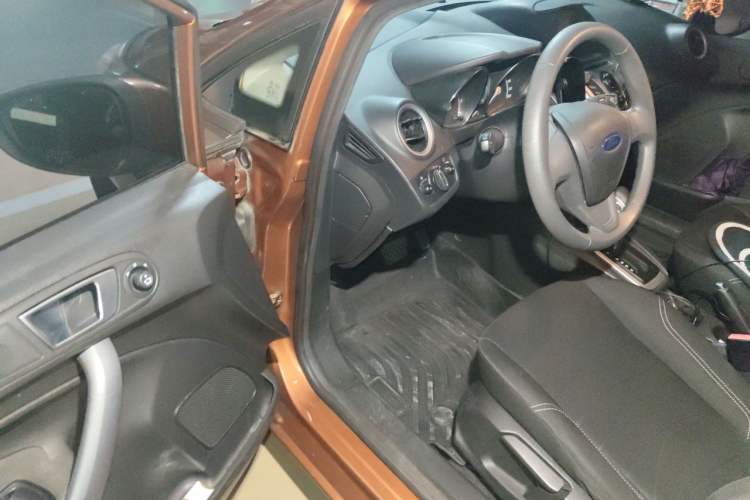 Used Ford Fiesta 2013 Hatchback 1.5L Automatic Fashion Edition Driver Seat