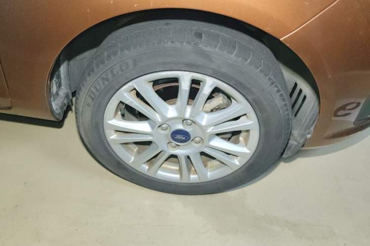 Used Ford Fiesta 2013 Hatchback 1.5L Automatic Fashion Edition Right Front Wheel Hub