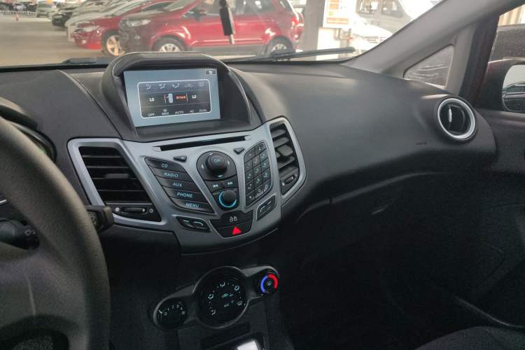Used Ford Fiesta 2013 Hatchback 1.5L Automatic Fashion Edition Audio And AC Panel