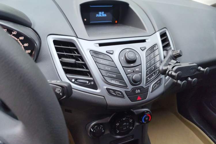 Used Ford Fiesta 2013 Hatchback 1.5L Manual Fashion Edition Audio And AC Panel