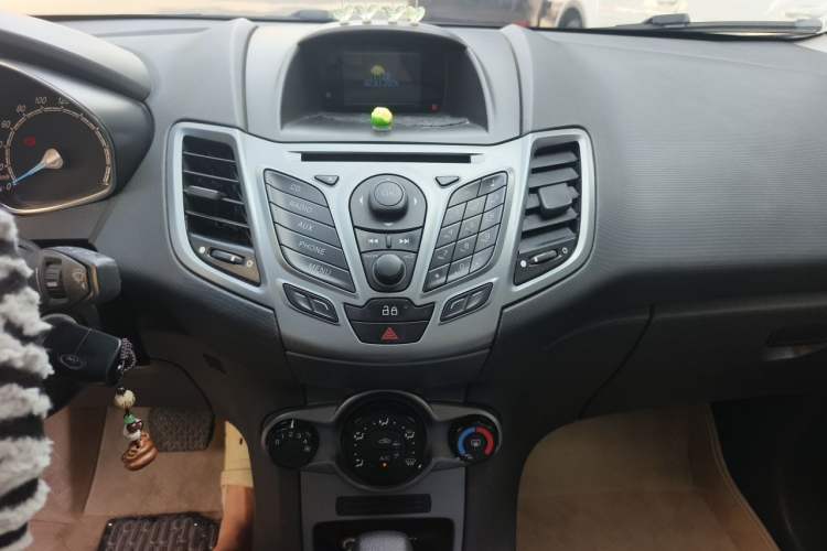 Used Ford Fiesta 2013 Hatchback 1.5L Automatic Fashion Edition Audio And AC Panel