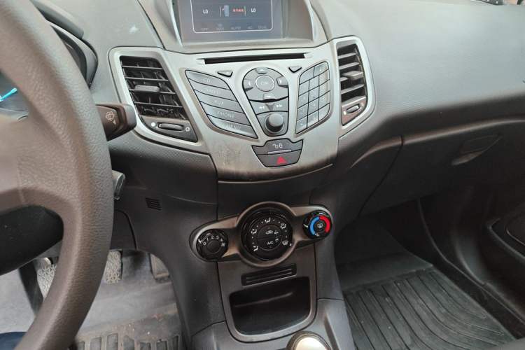 Used Ford Fiesta 2013 Hatchback 1.5L Manual Fashion Edition Audio And AC Panel