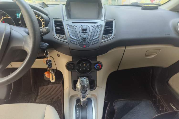 Used Ford Fiesta 2013 Sedan 1.5L Automatic Fashion Edition Audio And AC Panel