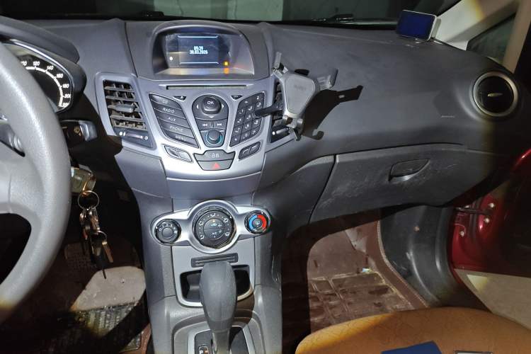 Used Ford Fiesta 2013 Hatchback 1.5L Automatic Fashion Edition Audio And AC Panel