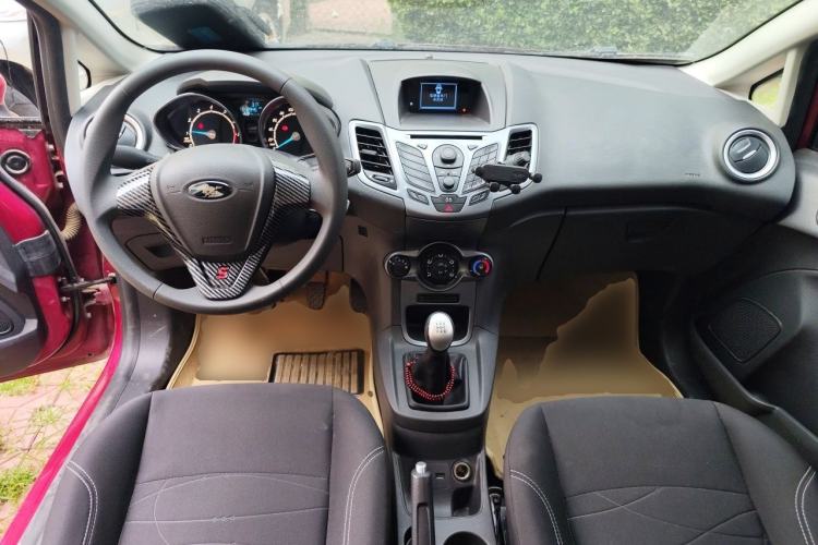 Used Ford Fiesta 2013 Hatchback 1.5L Manual Fashion Edition Center Console
