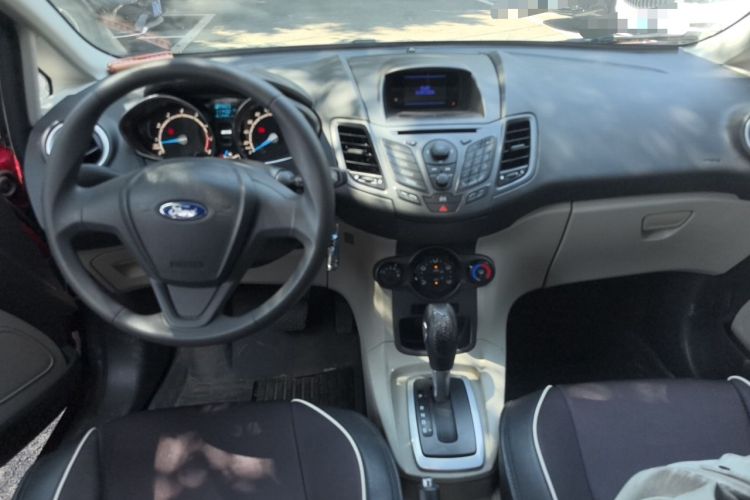 Used Ford Fiesta 2013 Sedan 1.5L Automatic Fashion Edition Center Console