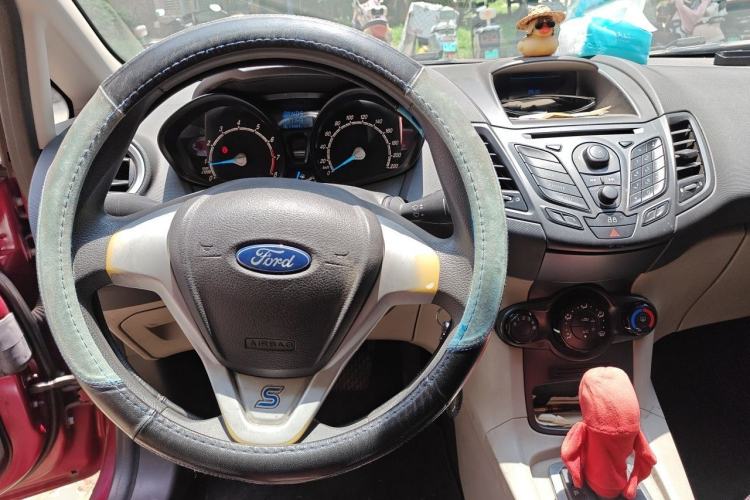 Used Ford Fiesta 2013 Sedan 1.5L Automatic Prestige Model Center Console