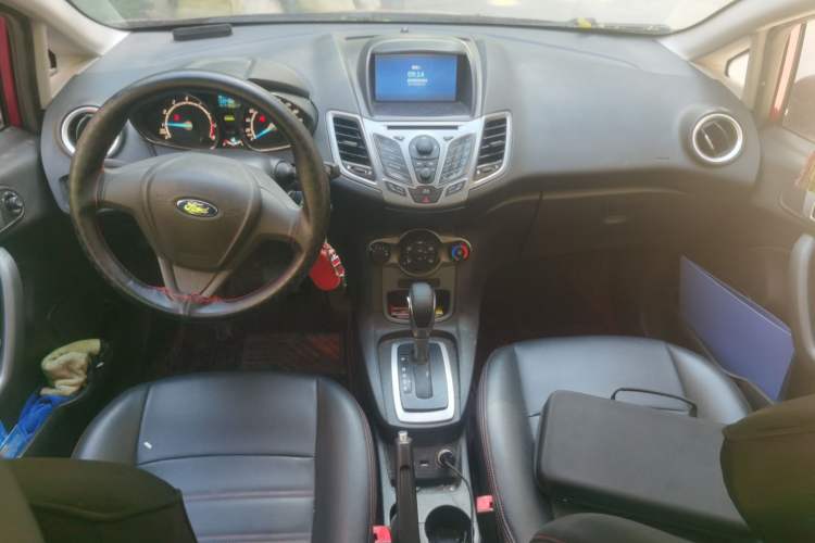 Used Ford Fiesta 2013 Hatchback 1.5L Automatic Fashion Edition Center Console