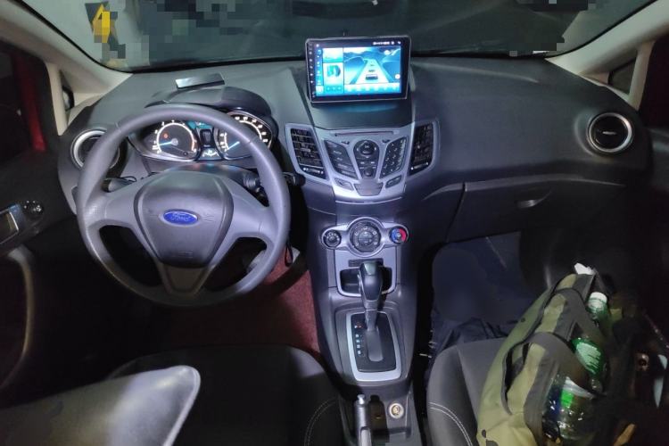 Used Ford Fiesta 2013 Hatchback 1.5L Automatic Fashion Edition Center Console