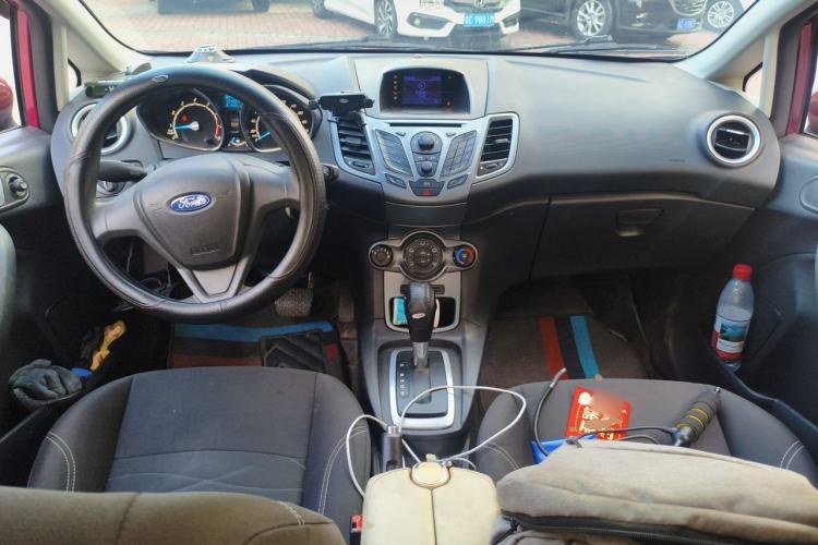 Used Ford Fiesta 2013 Hatchback 1.5L Automatic Fashion Edition Center Console