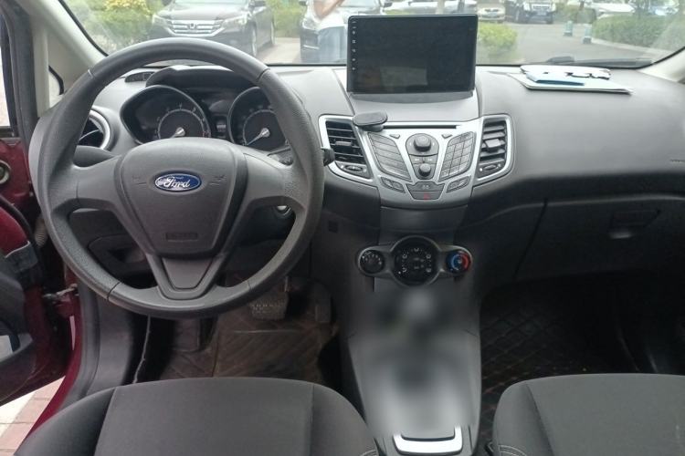 Used Ford Fiesta 2013 Hatchback 1.5L Automatic Fashion Edition Center Console