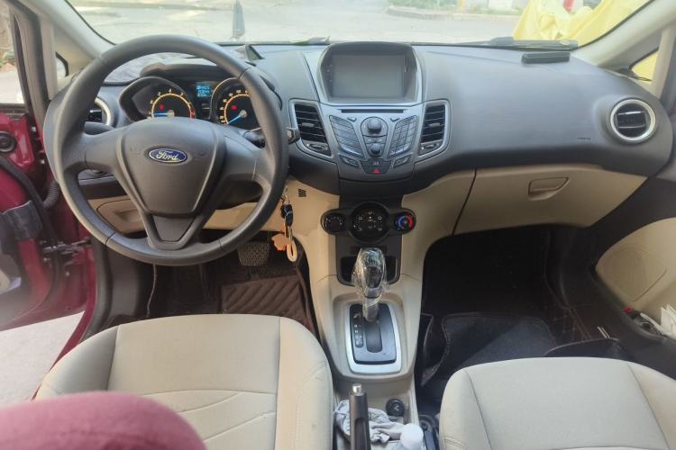 Used Ford Fiesta 2013 Sedan 1.5L Automatic Fashion Edition Center Console