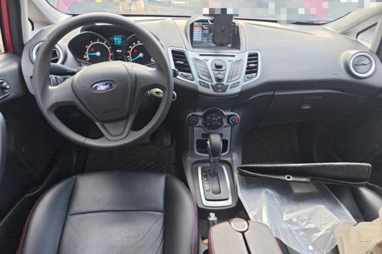 Used Ford Fiesta 2013 Hatchback 1.5L Automatic Fashion Edition Center Console
