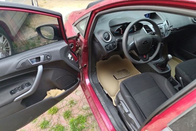 Used Ford Fiesta 2013 Hatchback 1.5L Manual Fashion Edition Driver Seat