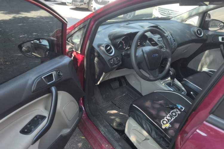 Used Ford Fiesta 2013 Sedan 1.5L Automatic Fashion Edition Driver Seat