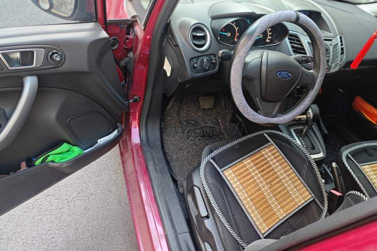 Used Ford Fiesta 2013 Hatchback 1.5L Automatic Fashion Edition Driver Seat