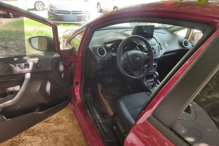 Used Ford Fiesta 2013 Hatchback 1.5L Automatic Fashion Edition Driver Seat