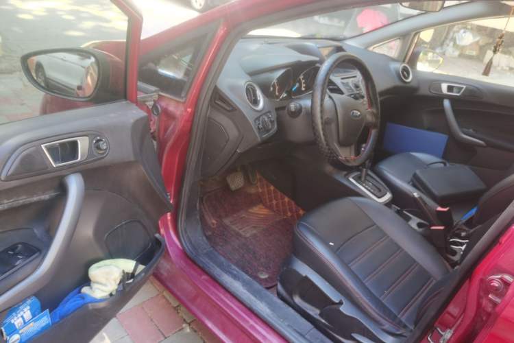 Used Ford Fiesta 2013 Hatchback 1.5L Automatic Fashion Edition Driver Seat