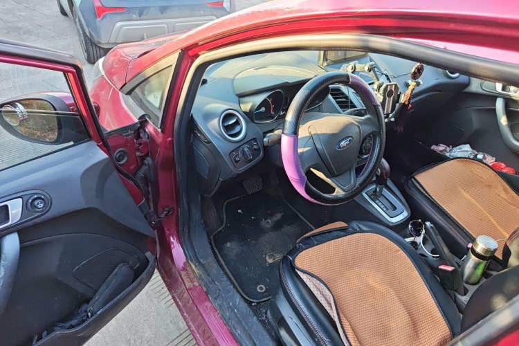 Used Ford Fiesta 2013 Hatchback 1.5L Automatic Fashion Edition Driver Seat