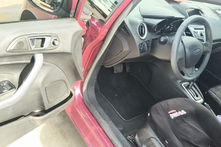 Used Ford Fiesta 2013 Hatchback 1.5L Automatic Fashion Edition Driver Seat