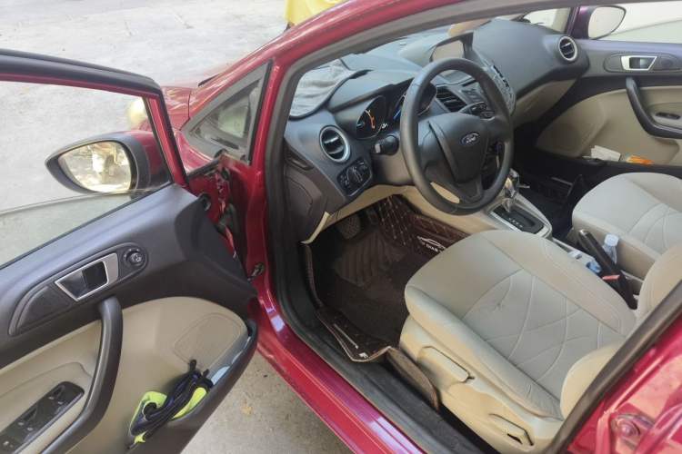 Used Ford Fiesta 2013 Sedan 1.5L Automatic Fashion Edition Driver Seat