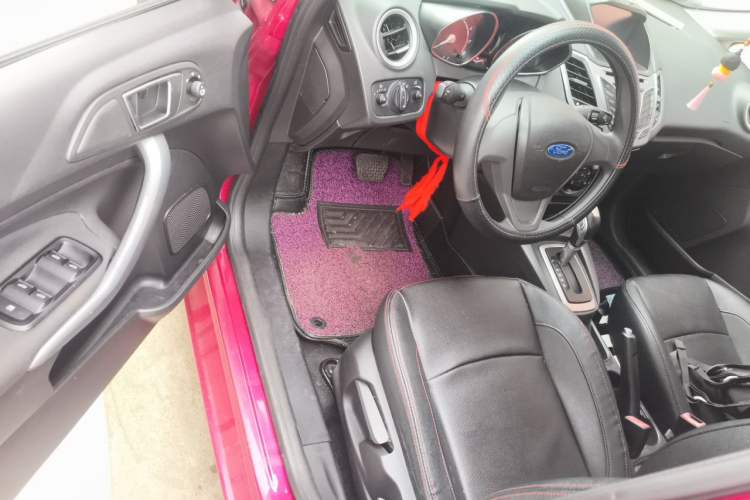 Used Ford Fiesta 2013 Hatchback 1.5L Automatic Fashion Edition Driver Seat