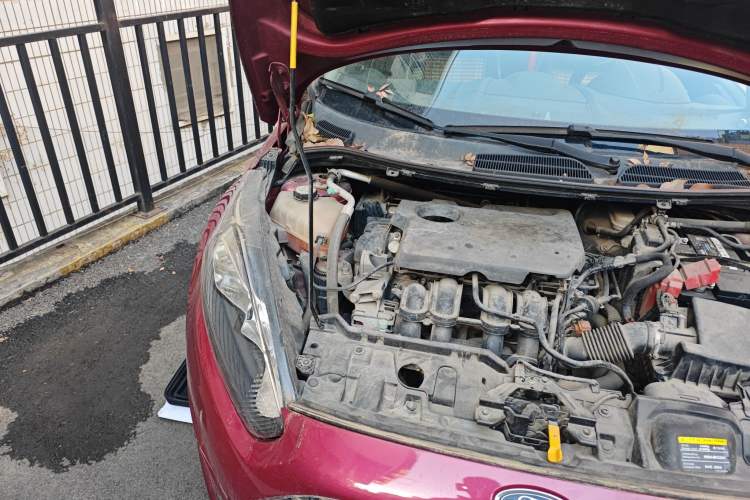 Used Ford Fiesta 2013 Hatchback 1.5L Automatic Fashion Edition Engine Bay Right