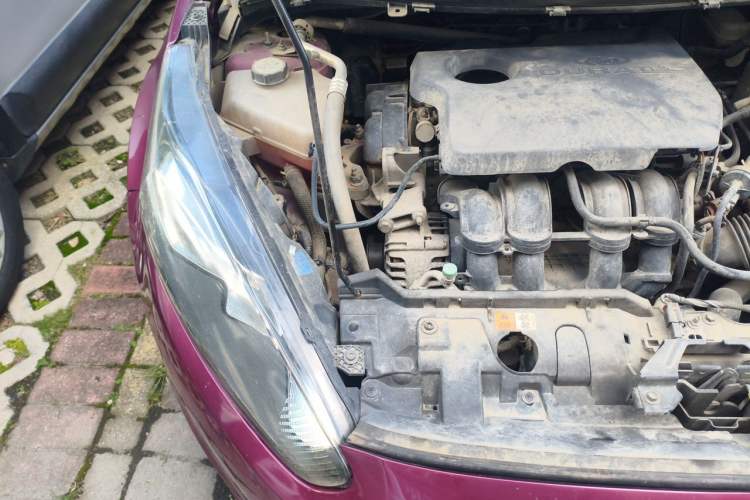 Used Ford Fiesta 2013 Hatchback 1.5L Automatic Fashion Edition Engine Bay Right