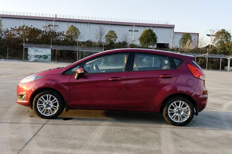 Used Ford Fiesta 2013 Hatchback 1.5L Automatic Fashion Edition Exterior 11