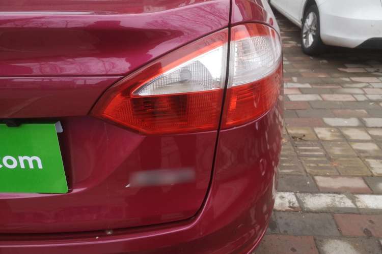 Used Ford Fiesta 2013 Sedan 1.5L Manual Fashion Edition Exterior 6