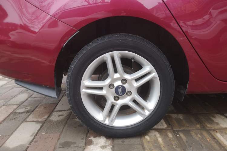 Used Ford Fiesta 2013 Sedan 1.5L Manual Fashion Edition Exterior 8