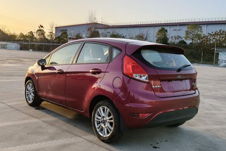 Used Ford Fiesta 2013 Hatchback 1.5L Automatic Fashion Edition Exterior 9