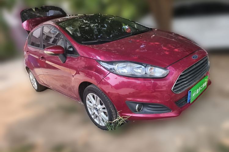 Used Ford Fiesta 2013 Hatchback 1.5L Automatic Fashion Edition Front Right 45 Deg