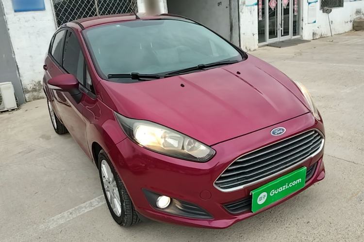 Used Ford Fiesta 2013 Hatchback 1.5L Automatic Fashion Edition Front Right 45 Deg