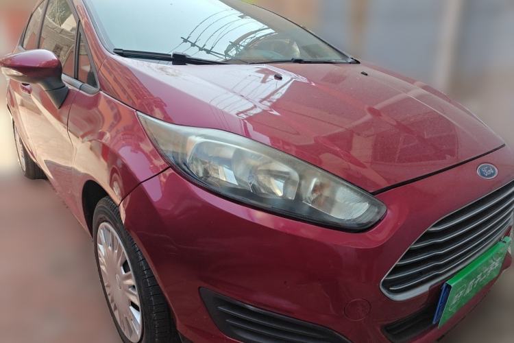 Used Ford Fiesta 2013 Hatchback 1.5L Manual Fashion Edition Front Right 45 Deg