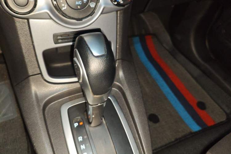 Used Ford Fiesta 2013 Hatchback 1.5L Automatic Fashion Edition Gear Lever