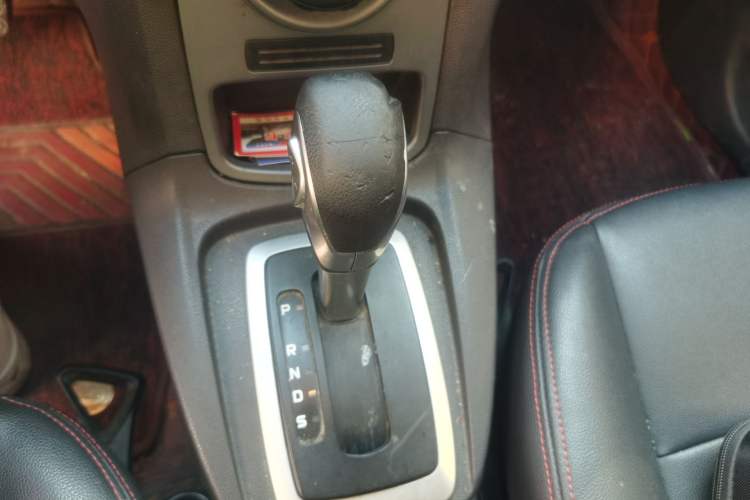 Used Ford Fiesta 2013 Hatchback 1.5L Automatic Fashion Edition Gear Lever