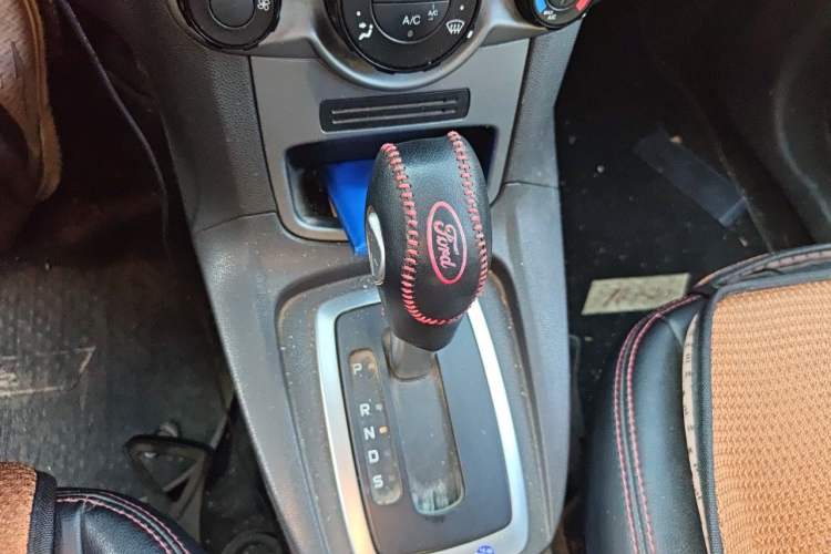 Used Ford Fiesta 2013 Hatchback 1.5L Automatic Fashion Edition Gear Lever