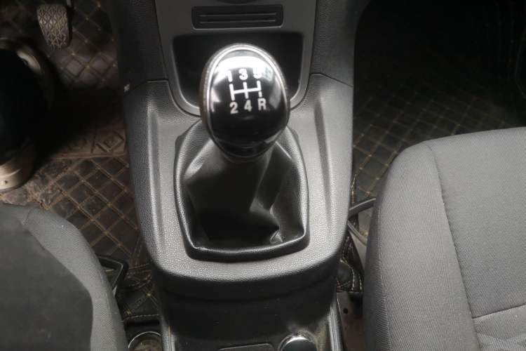 Used Ford Fiesta 2013 Sedan 1.5L Manual Fashion Edition Gear Lever