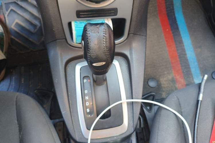Used Ford Fiesta 2013 Hatchback 1.5L Automatic Fashion Edition Gear Lever