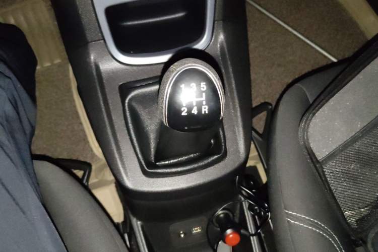 Used Ford Fiesta 2013 Hatchback 1.5L Manual Fashion Edition Gear Lever