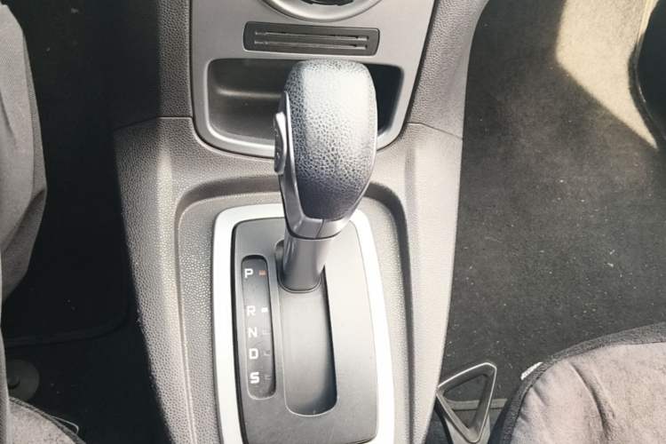 Used Ford Fiesta 2013 Hatchback 1.5L Automatic Fashion Edition Gear Lever
