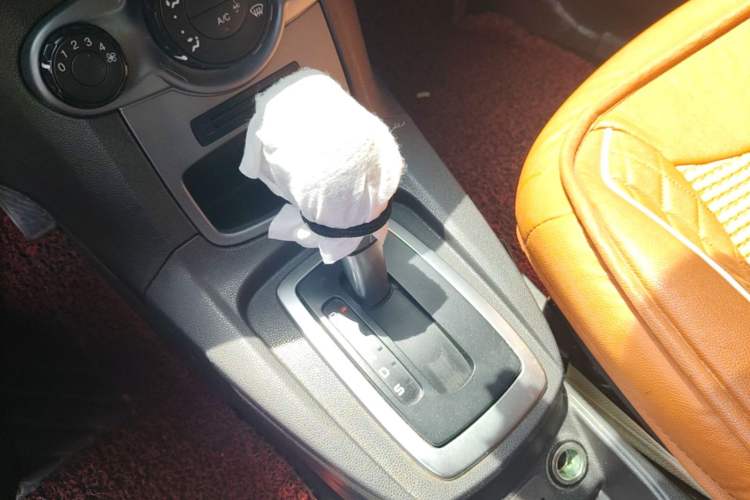 Used Ford Fiesta 2013 Hatchback 1.5L Automatic Fashion Edition Gear Lever