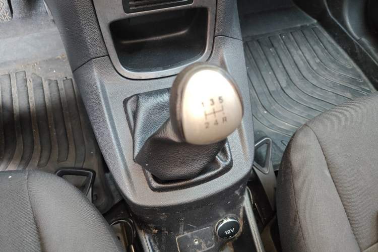 Used Ford Fiesta 2013 Hatchback 1.5L Manual Fashion Edition Gear Lever