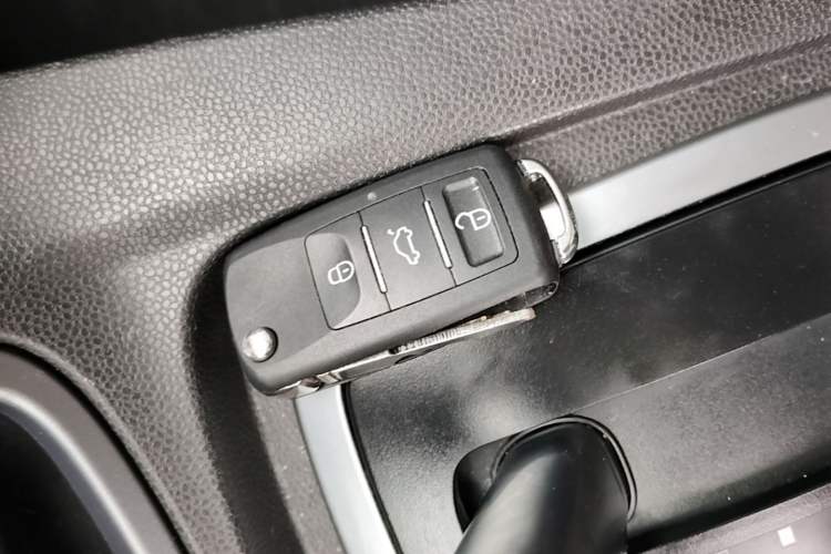 Used Ford Fiesta 2013 Hatchback 1.5L Automatic Fashion Edition Interior 1