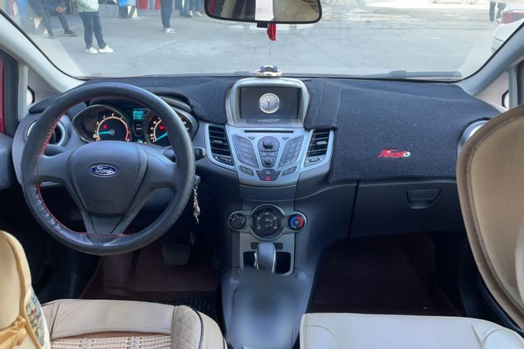 Used Ford Fiesta 2013 Hatchback 1.5L Automatic Fashion Edition Interior 1