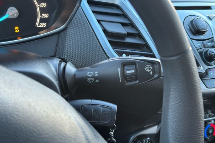 Used Ford Fiesta 2013 Hatchback 1.5L Automatic Fashion Edition Interior 10