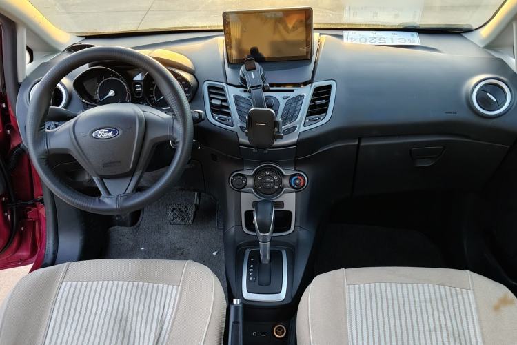 Used Ford Fiesta 2013 Hatchback 1.5L Automatic Fashion Edition Interior 10