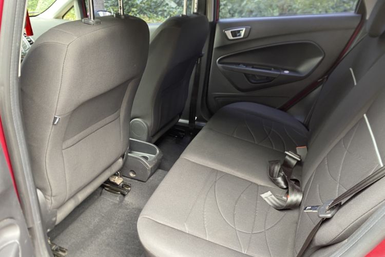 Used Ford Fiesta 2013 Hatchback 1.5L Automatic Fashion Edition Interior 2