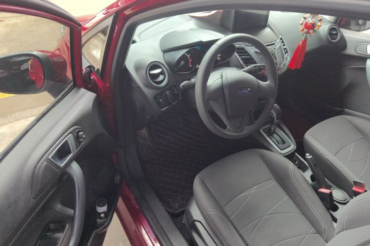 Used Ford Fiesta 2013 Hatchback 1.5L Automatic Fashion Edition Interior 2